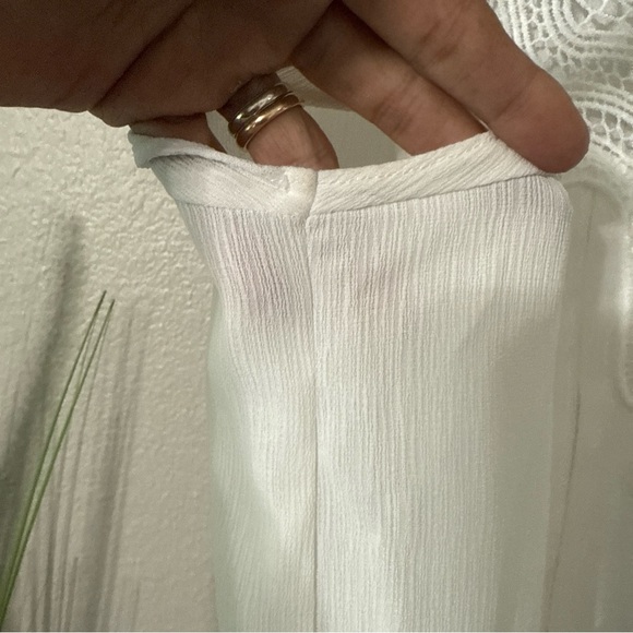 #620 New york & company Crochet ruffle blouse size medium - Picture 4 of 8